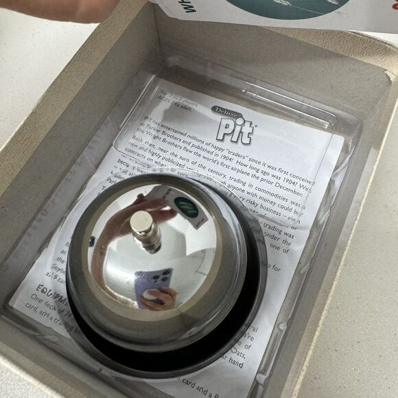 2010 Hasbro Deluxe Pit Corner The Market Card Game Classic Complete - Picture 8 of 9